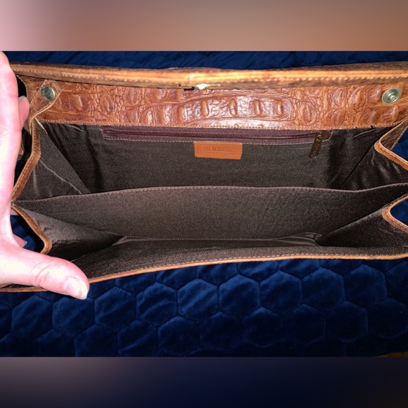 III Milenio leather 3 pocket Hand bag with strap - Picture 5 of 7